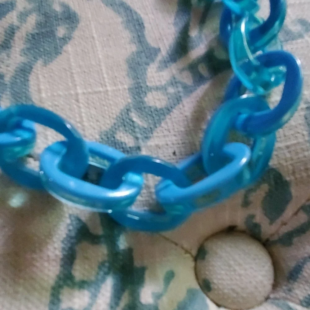 Ali-Khan New York turquoise color link necklace NEW